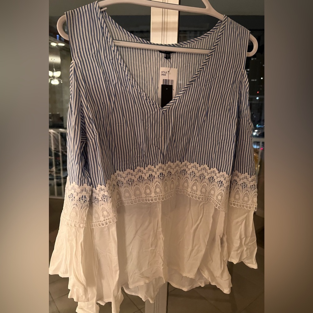 Cute cutout top